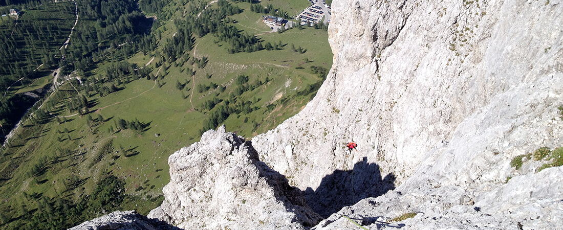 Die Ausstiegslängen der Steiner-Goedel am Türlspitz mit Blick zur Türlwandhütte